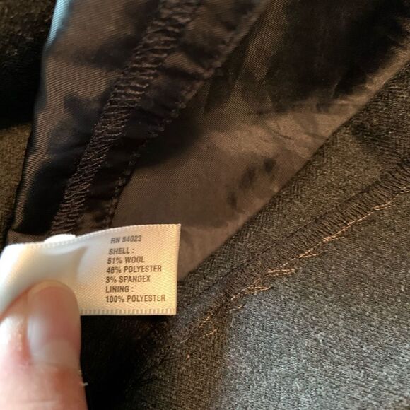 Gap dark grey wool blend skirt. Size 0 - Picture 4 of 10